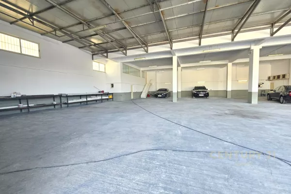 Japim me qira Magazine prane Doganes se Tiranes, Vore