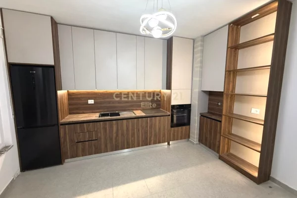 Jepet me qera apartament 2+1+2, Astir