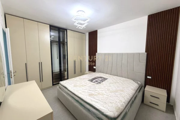 Shtepi me qera Apartament ne Tirane, 2+1, Mobilimi E mobiluar, Pagesa 500  Euro.
