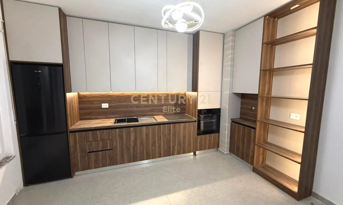 Shtepi me qera Apartament ne Tirane, 2+1, Mobilimi E mobiluar, Pagesa 500  Euro.