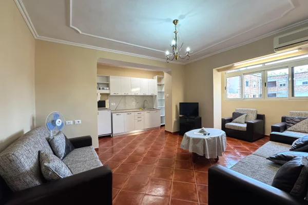 Shtepi ne shitje Apartament ne Tirane, 1+1, Mobilimi Pjeserisht e mobiluar, Pagesa 138,000  Euro.