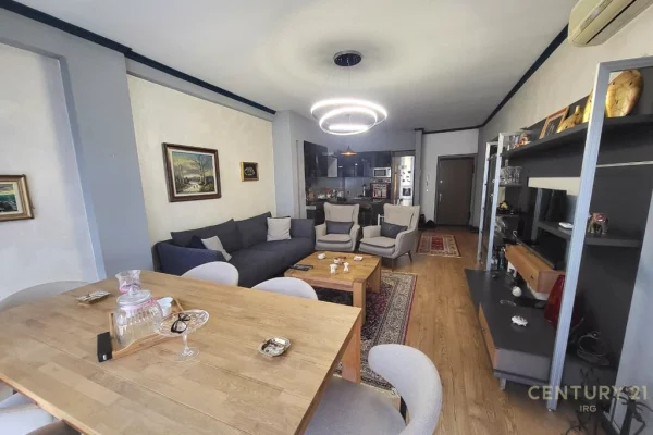 Shtepi ne shitje Apartament ne Tirane, 2+1, Mobilimi E mobiluar, Pagesa 285,000  Euro.