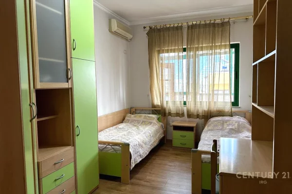 Shtepi me qera Apartament ne Tirane, 2+1, Mobilimi E mobiluar, Pagesa 900  Euro.