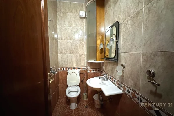 Shtepi me qera Apartament ne Tirane, 2+1, Mobilimi E mobiluar, Pagesa 900  Euro.