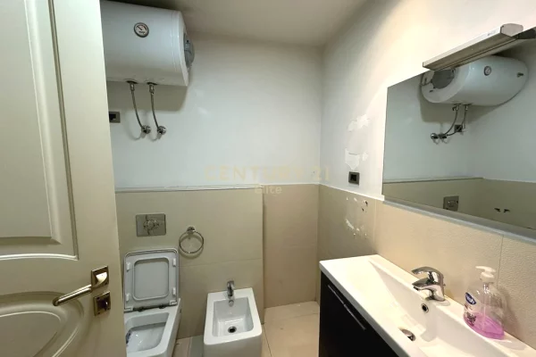 Jepet ambient me qira tek Ambasador 1, prane liceut artistik