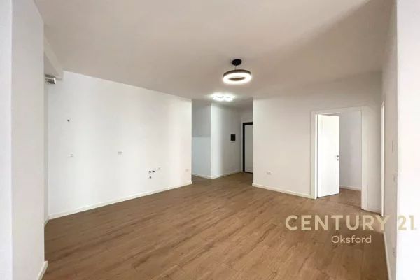 SHITET APARTAMENT 2+1 ME POST PARKIMI NE ASTIR