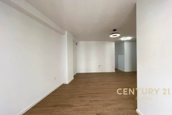 Shtepi ne shitje Apartament ne Tirane, 2+1, Mobilimi Bosh, pa mobiluar, Pagesa 149,000  Euro.