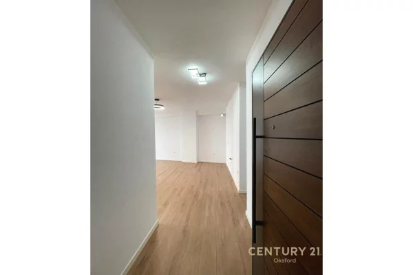 Shtepi ne shitje Apartament ne Tirane, 2+1, Mobilimi Bosh, pa mobiluar, Pagesa 149,000  Euro.