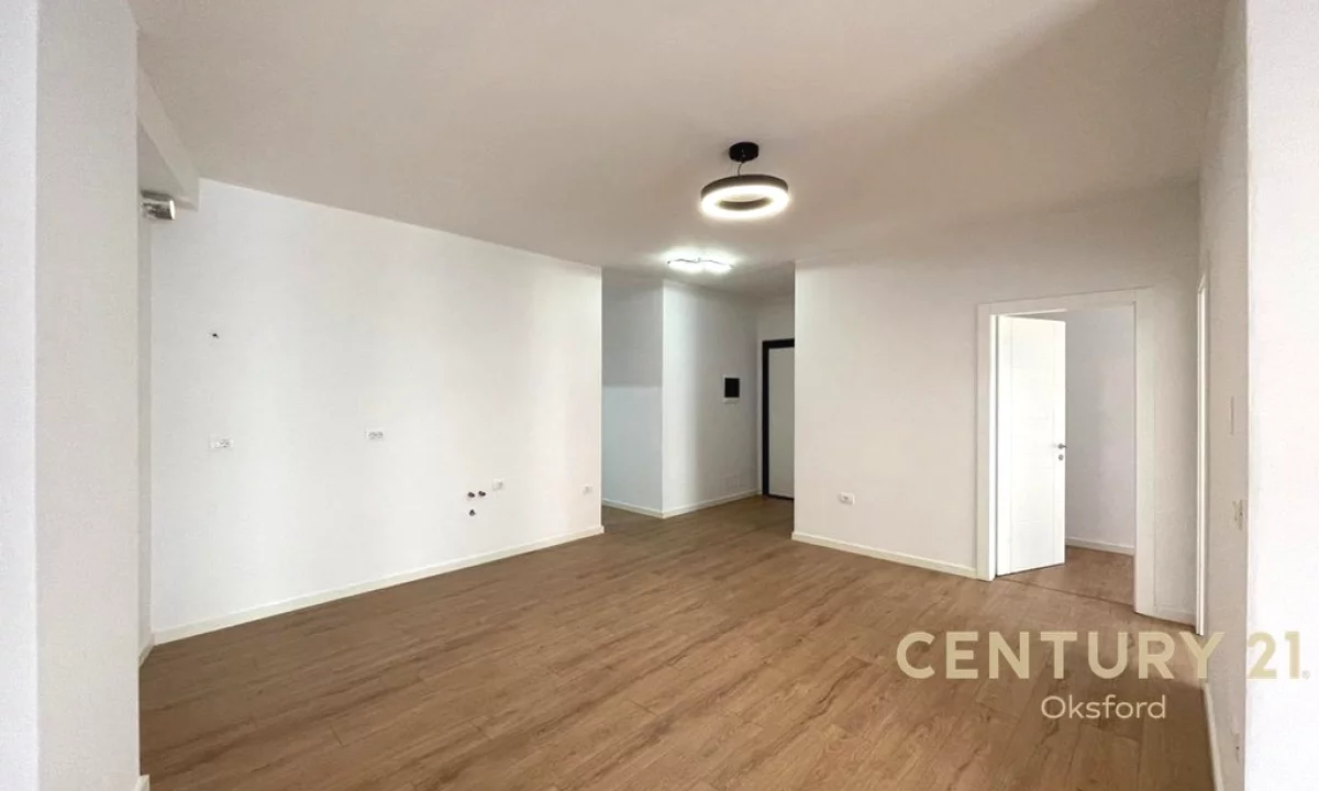 Shtepi ne shitje Apartament ne Tirane, 2+1, Mobilimi Bosh, pa mobiluar, Pagesa 149,000  Euro.