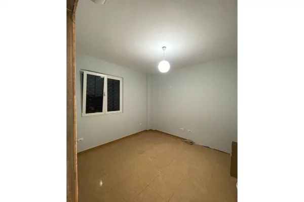 Appartamento in vendita a Tirana 1+1, Vuoto