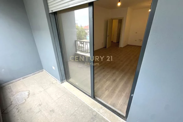 Shtepi ne shitje Apartament ne Tirane, 2+1, Mobilimi Bosh, pa mobiluar, Pagesa 190,000  Euro.