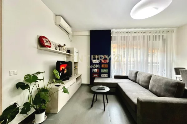 QIRA, APARTAMENT MODERN 1+1, RRUGA BARRIKADAVE