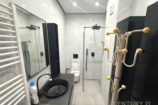 Appartamento in vendita a Tirana 3+1, Arredato