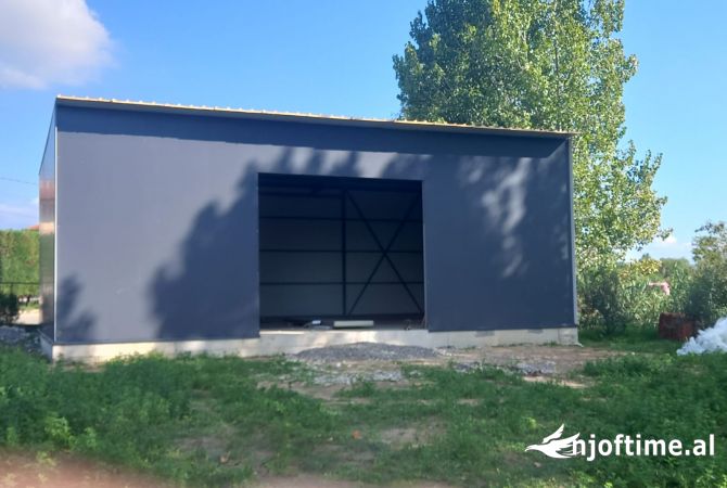 Ambiente Commerciale in Affitto 4+1 a Tirana - 500 Euro