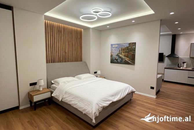 📍100m nga Sheshi Skenderbej