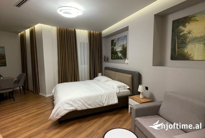 Business Property in Sale 5+1 in Tirana - 800 Euro