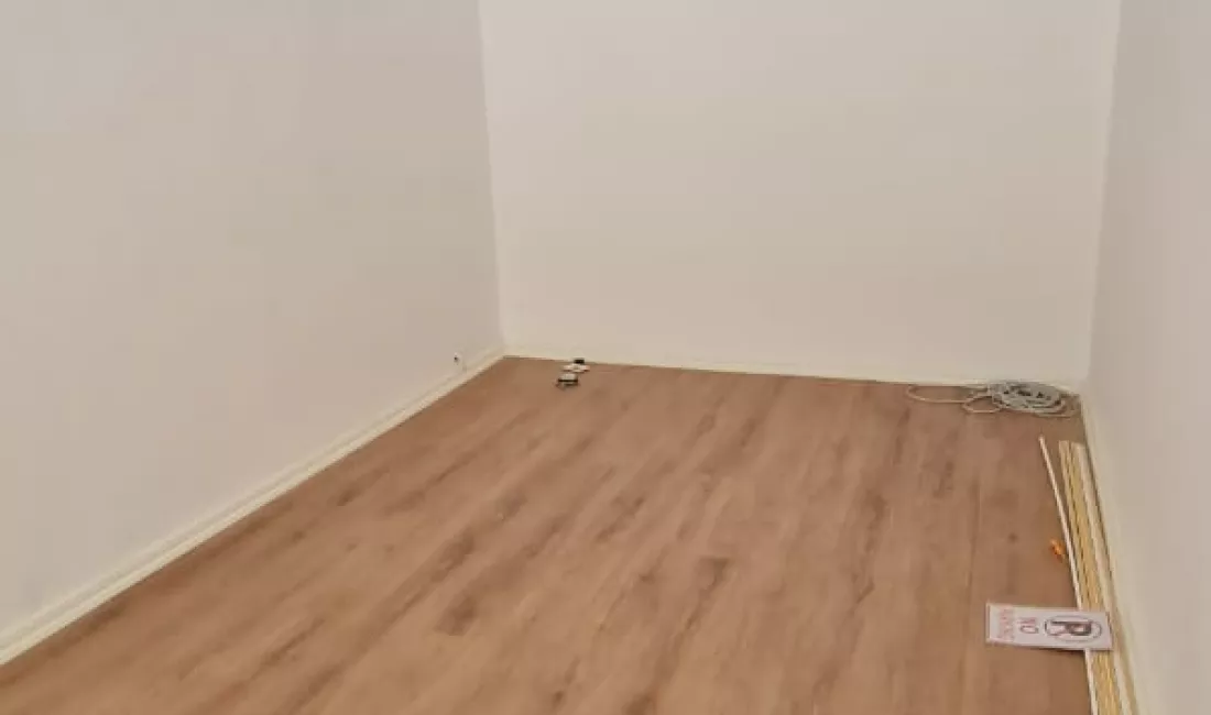 Komuna parisit shitet dyqan