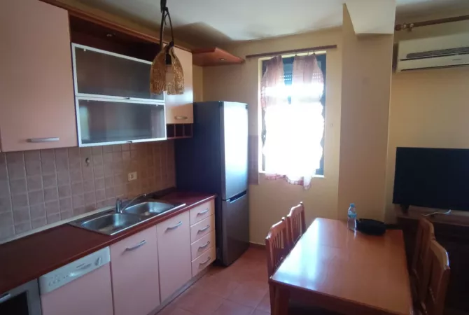 Shtepi me qera Apartament ne Tirane, 1+1, Mobilimi E mobiluar, Pagesa 550  Euro.