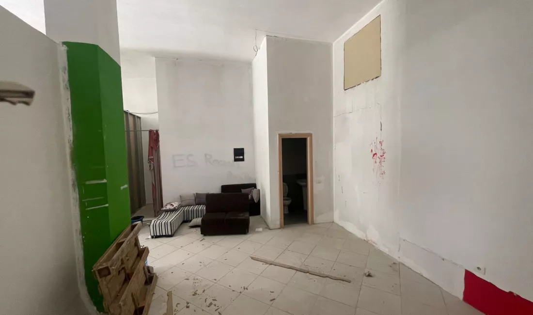 Shkoze , dyqan per shitje