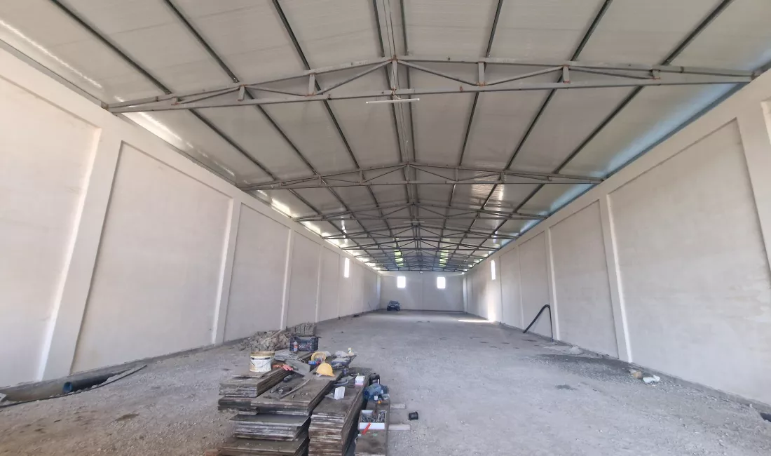 Magazin 3000m2 me qera