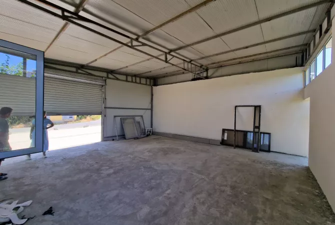 Business Property for Rent 4+1 in Tirana - 400 Euro