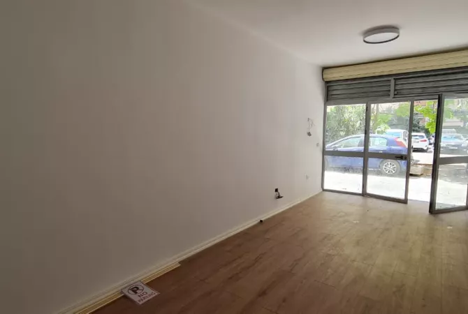 Komuna Parisit , Dyqan per shitje