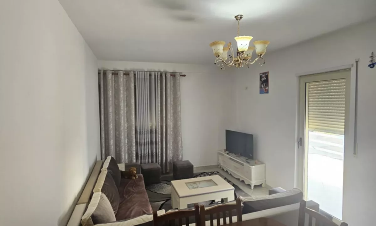 Shtepi me qera Apartament ne Tirane, 2+1, Mobilimi E mobiluar, Pagesa 350  Euro.