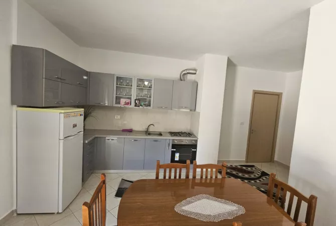 Shtepi me qera Apartament ne Tirane, 2+1, Mobilimi E mobiluar, Pagesa 350  Euro.