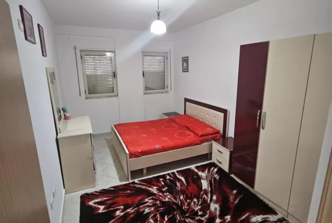 Shtepi me qera Apartament ne Tirane, 2+1, Mobilimi E mobiluar, Pagesa 350  Euro.