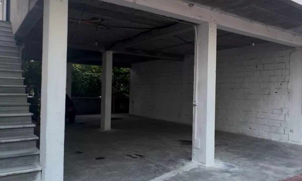 Kamez , ambjent biznesi me qera