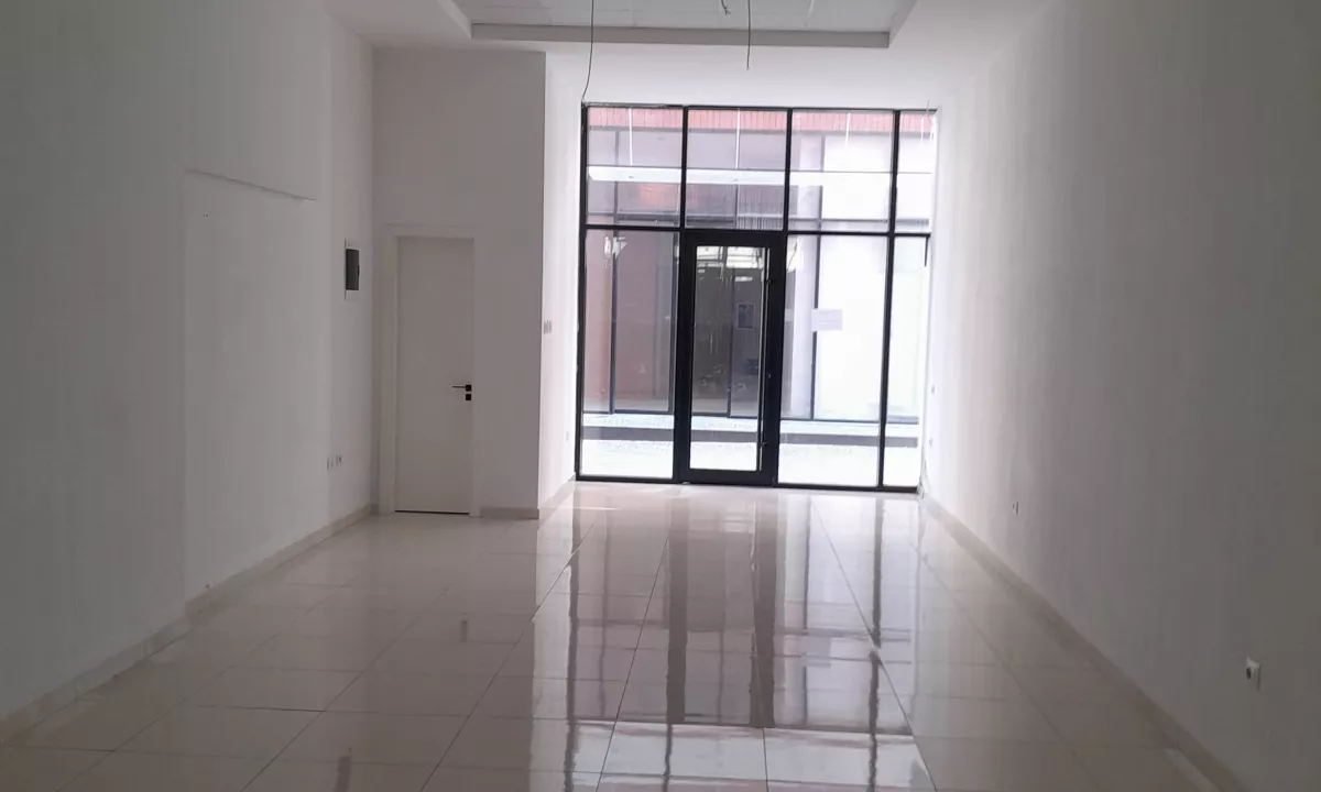 Kamez , amb biznesi me qera