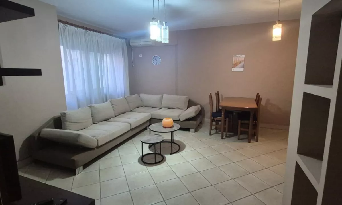 Shtepi me qera Apartament ne Tirane, 2+1, Mobilimi E mobiluar, Pagesa 65,000  Leke.