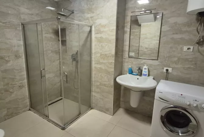 Shtepi me qera Apartament ne Tirane, 2+1, Mobilimi E mobiluar, Pagesa 65,000  Leke.