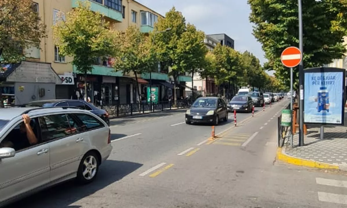 Rruga Durresit , Dyqan per shitje