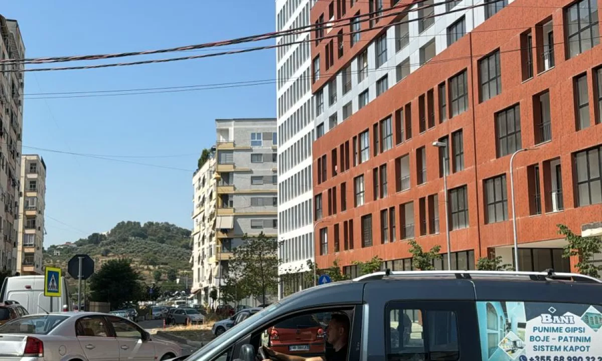 Appartamento in affitto a Tirana 2+1, Arredato