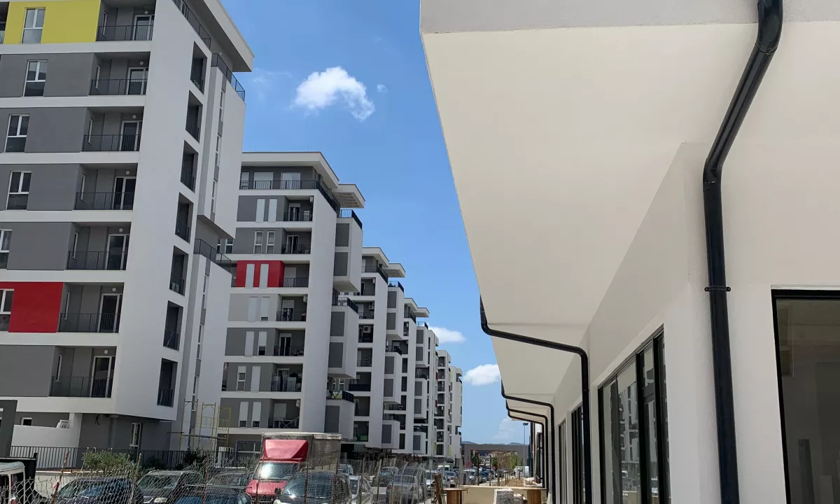 Shtepi ne shitje Apartament ne Tirane, 1+1, Mobilimi Bosh, pa mobiluar, Pagesa 65,000  Euro.