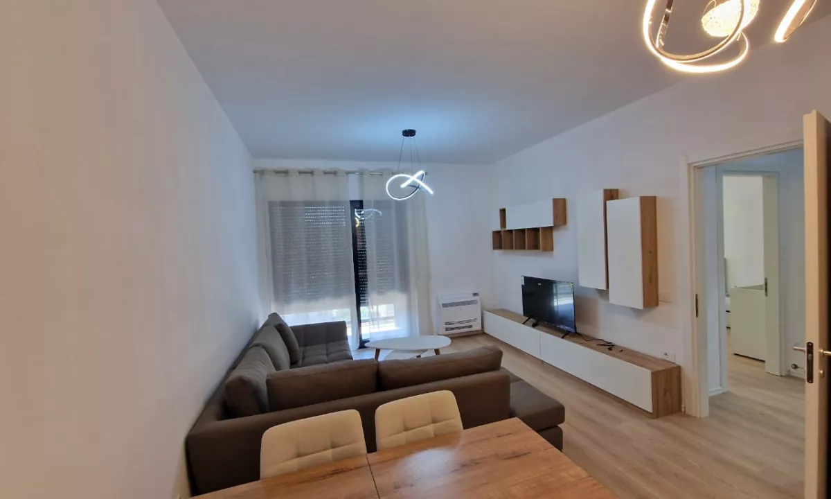 Appartamento in affitto a Tirana 2+1, Arredato