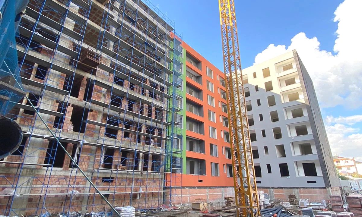 Shtepi ne shitje Apartament ne Tirane, 1+1, Mobilimi Bosh, pa mobiluar, Pagesa 80,700  Euro.