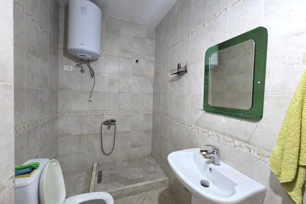 Shtepi me qera Apartament ne Tirane, 2+1, Mobilimi E mobiluar, Pagesa 600  Euro.