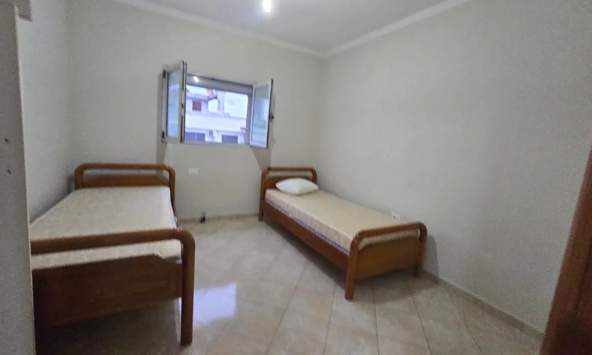 Shtepi me qera Apartament ne Tirane, 2+1, Mobilimi E mobiluar, Pagesa 600  Euro.