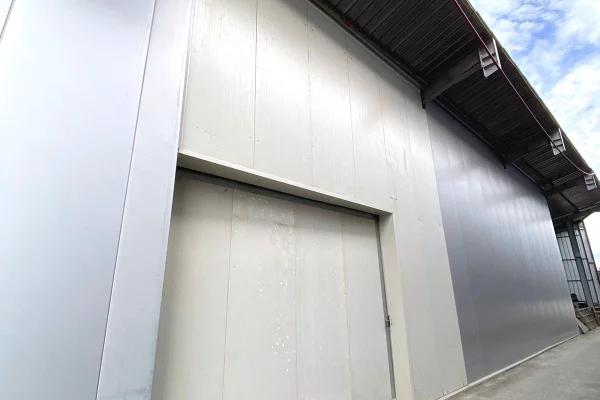 Magazine 250m2 me qera