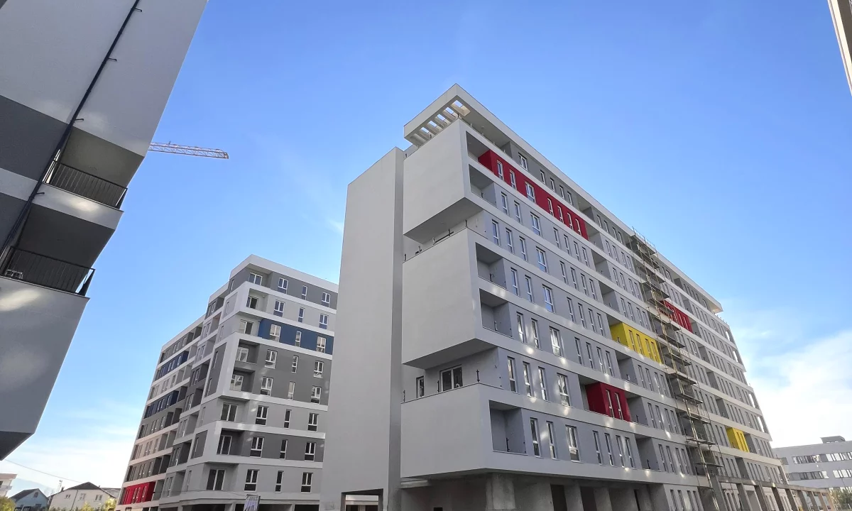 Shtepi ne shitje Apartament ne Tirane, 2+1, Mobilimi Bosh, pa mobiluar, Pagesa 95,000  Euro.