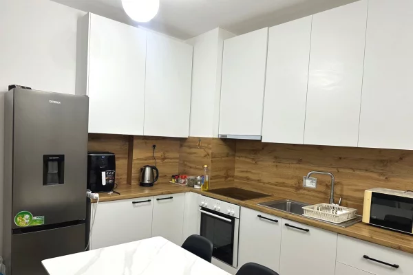 Appartamento in affitto a Tirana 2+1, Arredato