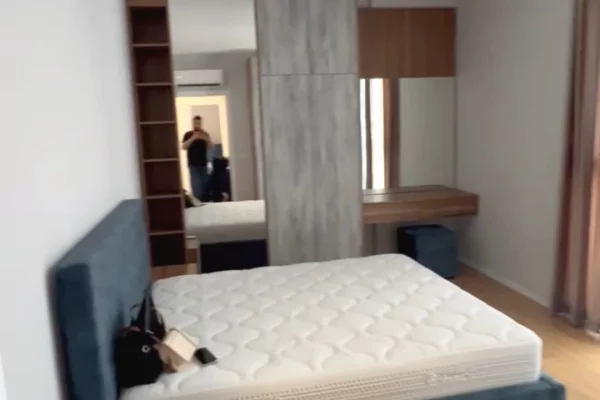 Shtepi me qera Apartament ne Tirane, 2+1, Mobilimi E mobiluar, Pagesa 750  Euro.