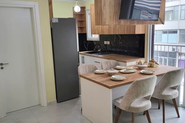 Shtepi me qera Apartament ne Tirane, 1+1, Mobilimi E mobiluar, Pagesa 350  Euro.