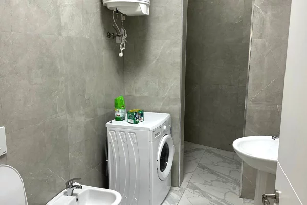 Appartamento in affitto a Tirana 2+1, Arredato