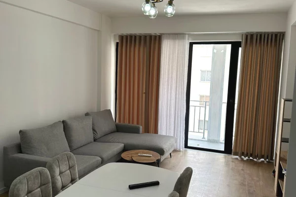 Astir , 2+1 per qera