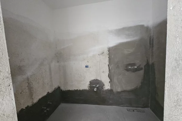 Shtepi ne shitje Apartament ne Tirane, 1+1, Mobilimi Bosh, pa mobiluar, Pagesa 80,000  Euro.