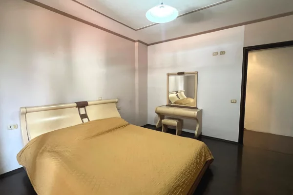 Shtepi me qera Apartament ne Tirane, 2+1, Mobilimi E mobiluar, Pagesa 60,000  Leke.