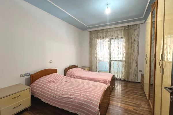 Shtepi me qera Apartament ne Tirane, 2+1, Mobilimi E mobiluar, Pagesa 60,000  Leke.